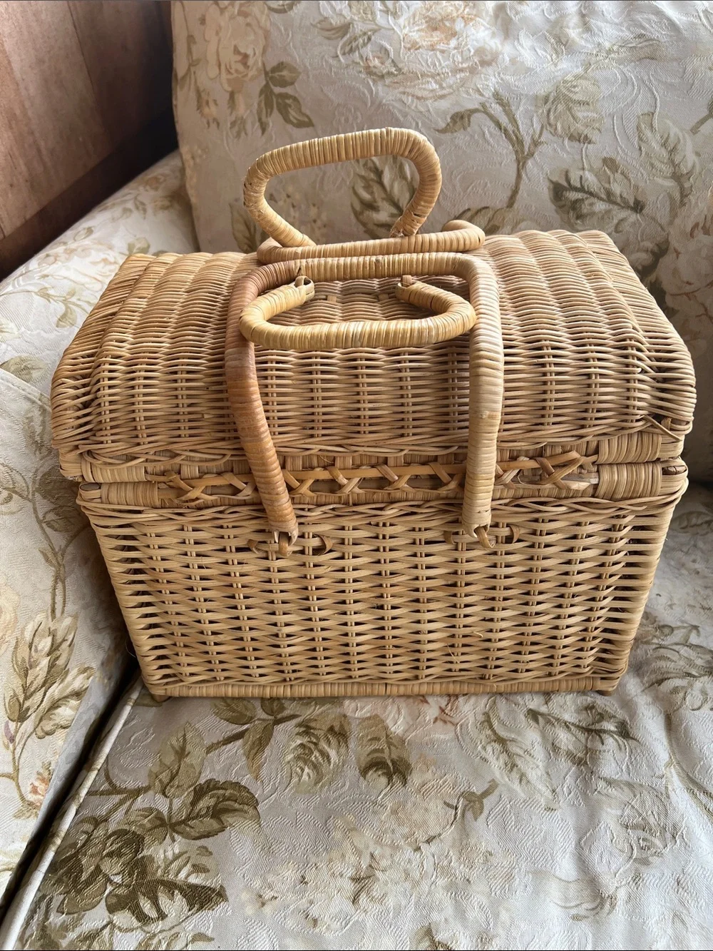 Picnic Basket - Picture 3 of 10
